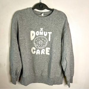 Uniqlo boys graphic Gray Sweat Shirt. Size 9/10